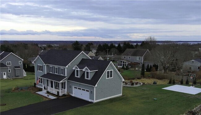 142 Ferreira Ave in Portsmouth, RI - Building Photo - Building Photo
