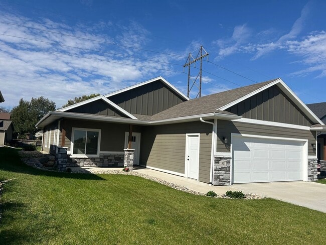 1301 S Foss Ave in Sioux Falls, SD - Building Photo - Building Photo