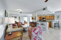 6821 Ascot Dr in Naples, FL - Foto de edificio - Building Photo