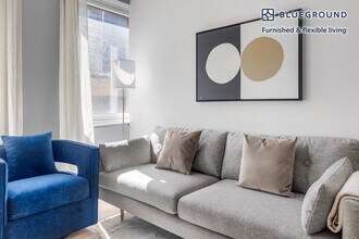 70 W 45th St in New York, NY - Building Photo - Building Photo