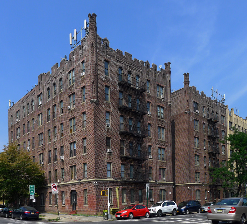 1290 Ocean Ave in Brooklyn, NY - Foto de edificio