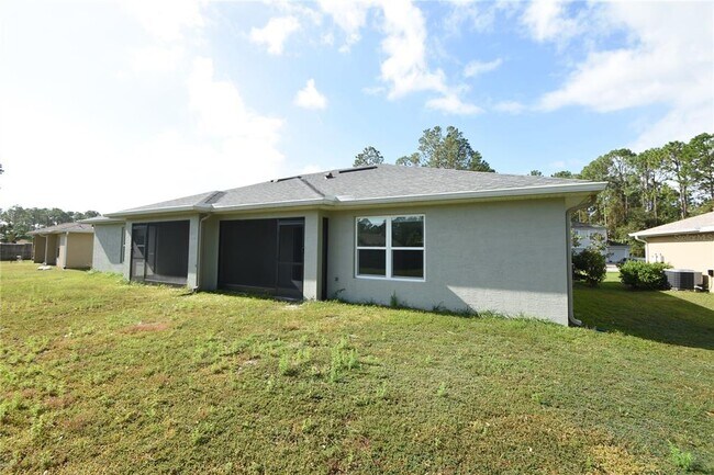 77 Sea Trail in Palm Coast, FL - Building Photo - Building Photo