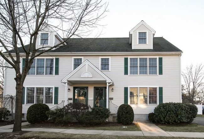 property at 4 Crescent Rd