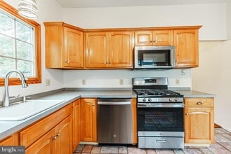 548 Paddock Rd in Ambler, PA - Building Photo - Building Photo