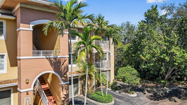 6511 Emerald Dunes Dr in Royal Palm Beach, FL - Building Photo - Building Photo
