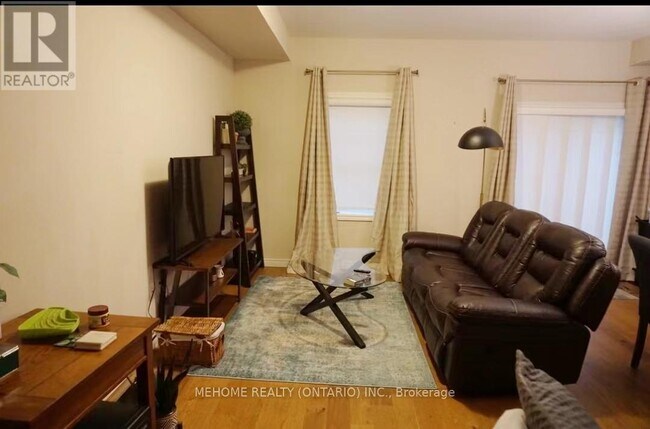 133 St Leger St in Kitchener, ON - Building Photo - Building Photo