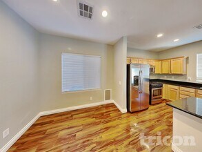 8081 Celina Hills St in Las Vegas, NV - Building Photo - Building Photo