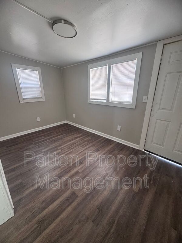 property at 3409 S Polk St