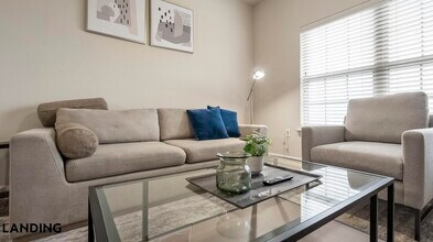 2745 Westpointe Dr, Unit 931 in New Braunfels, TX - Foto de edificio - Building Photo