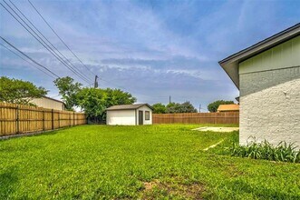 809 Michelle Dr in Everman, TX - Building Photo - Building Photo