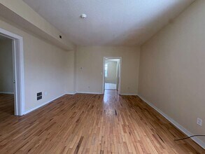 33 Dickerman St, Unit 3 in New Haven, CT - Foto de edificio - Building Photo