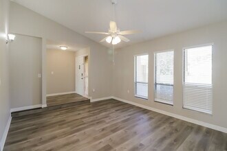 13700 Whitby Rd in Hudson, FL - Building Photo - Building Photo