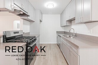 5130 Yarmouth Ave in Los Angeles, CA - Building Photo - Building Photo