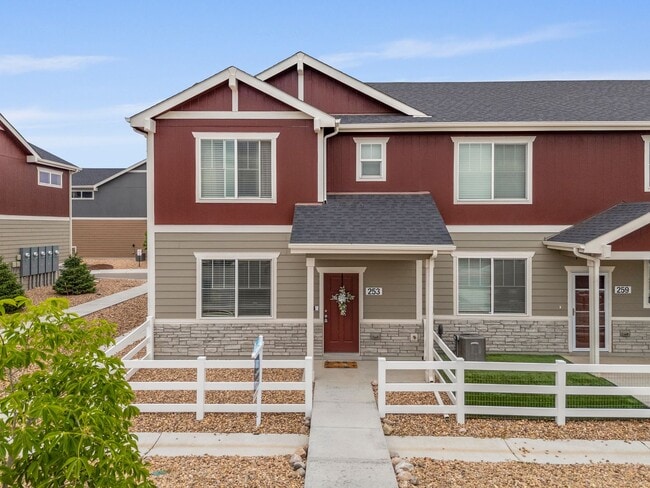property at 253 Molinar St