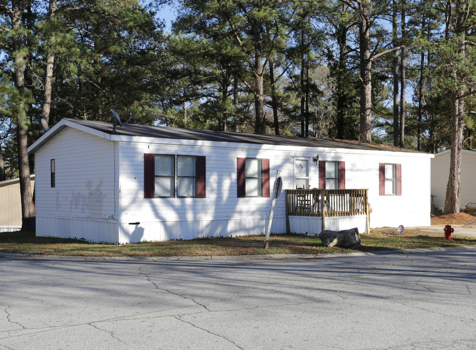 Suburban Woods Manufactured Housing in Union City, GA - Building Photo