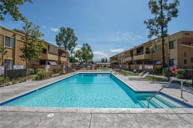 18758 Mandan St, Unit 1 in Santa Clarita, CA - Building Photo - Building Photo