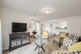 Stonebriar Woods Apartment Homes in Overland Park, KS - Building Photo - Building Photo