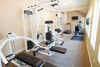 Bridle Trails in Kirkland, WA - Foto de edificio - Building Photo