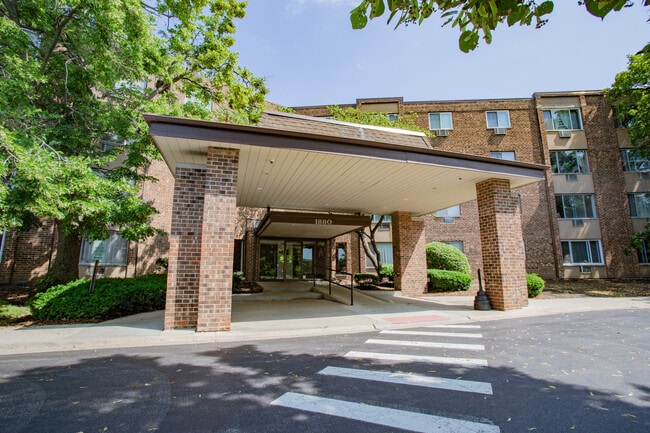 property at 1880 Bonnie Ln