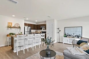 7644 Mailes Ct, Unit 201 in Jacksonville, FL - Building Photo