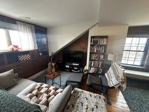 60 Atherton St in Somerville, MA - Foto de edificio - Building Photo