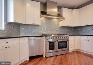 2623 Stenhouse Pl in Dunn Loring, VA - Building Photo - Building Photo