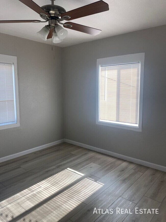 1741 W Desert Cove Ave in Phoenix, AZ - Building Photo - Building Photo