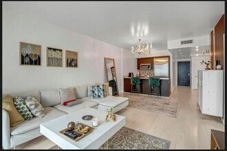 500 Brickell Ave, Unit 2900 in Miami, FL - Building Photo - Building Photo