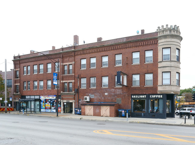 2381-2385 N Milwaukee Ave in Chicago, IL - Foto de edificio - Building Photo