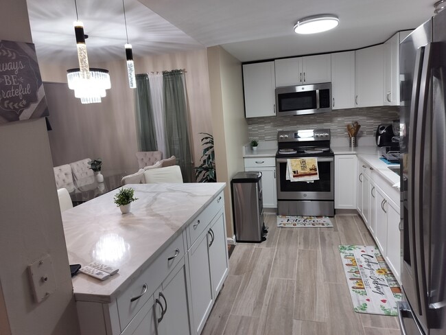 47 Cottage St, Unit Apt 2 in Randolph, MA - Building Photo - Building Photo