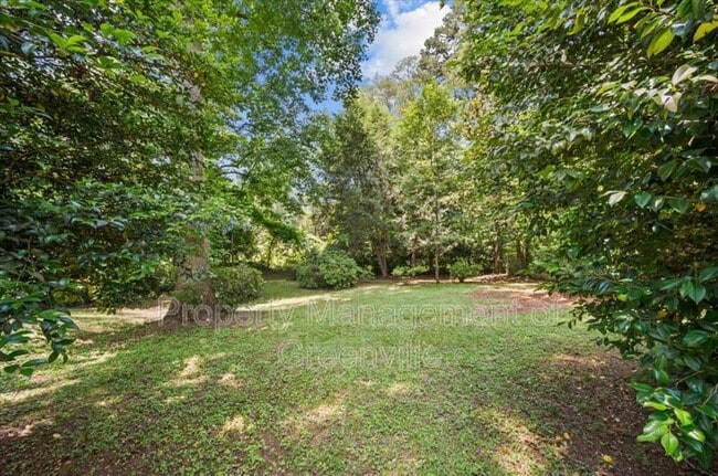 304 Robin Hood Rd in Greenville, SC - Building Photo - Building Photo