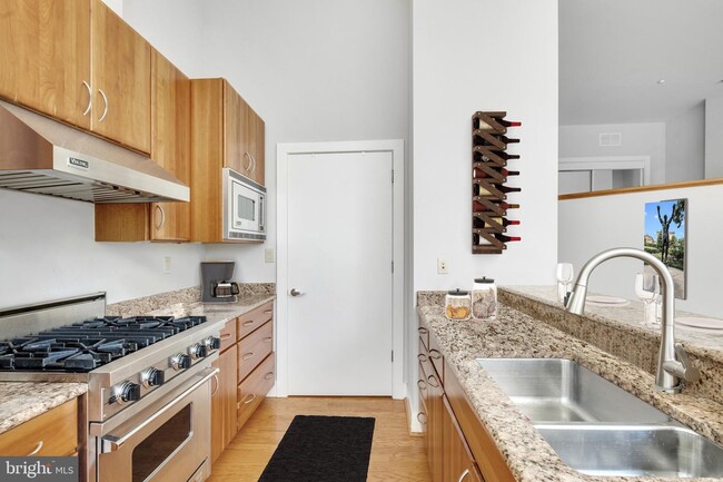 23 S 23rd St, Unit 2E in Philadelphia, PA - Building Photo - Building Photo