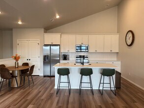 2296 Setting Sun Dr, Unit Unit 6 in Windsor, CO - Building Photo - Building Photo