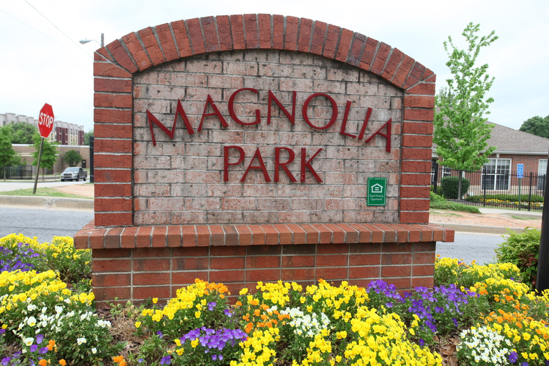 Magnolia Park Apartments in Atlanta, GA - Foto de edificio