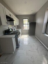 296 Renner Ave in Newark, NJ - Building Photo - Building Photo