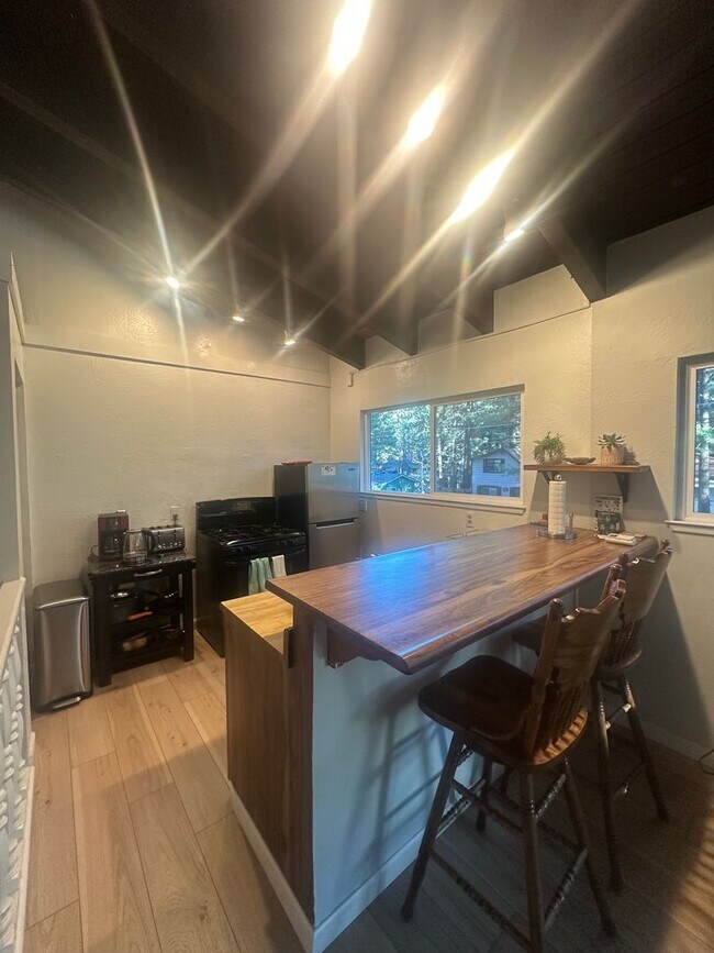 2577 Rose Ave in South Lake Tahoe, CA - Building Photo - Building Photo