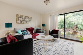 5317 189th St SW, Unit SI ID1324824P in Lynnwood, WA - Foto de edificio - Building Photo