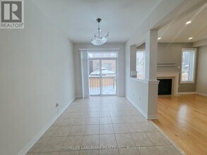 36 Applegate Dr in East Gwillimbury, ON - Building Photo - Building Photo