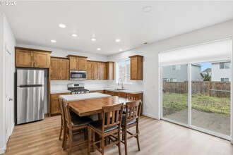 2095 S Heather St in Cornelius, OR - Building Photo - Building Photo