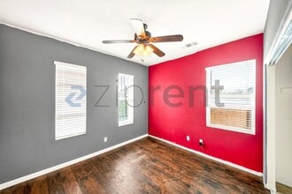 619 W Ave H 13 in Lancaster, CA - Foto de edificio - Building Photo