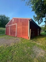 26673 Jelloway Rd in Danville, OH - Building Photo