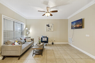 The Palms Condominiums in Gainesville, FL - Building Photo - Interior Photo