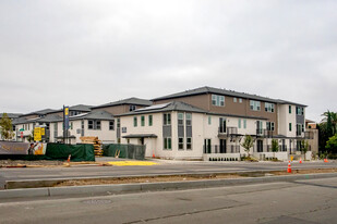 Mission Village in Hayward, CA - Building Photo