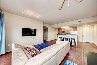 5117 N Lamar Blvd in Austin, TX - Building Photo - Building Photo