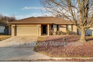 4223 W Madison St in Springfield, MO - Building Photo