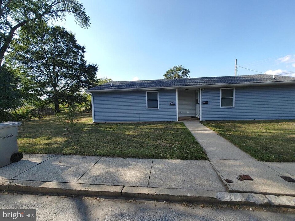 118-128 Jessup St in Paulsboro, NJ - Building Photo