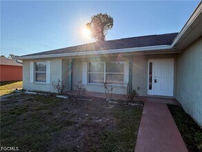 1040 Grant Blvd in Lehigh Acres, FL - Building Photo - Building Photo