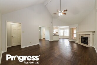 9335 Barrow Dr in Cordova, TN - Building Photo - Building Photo