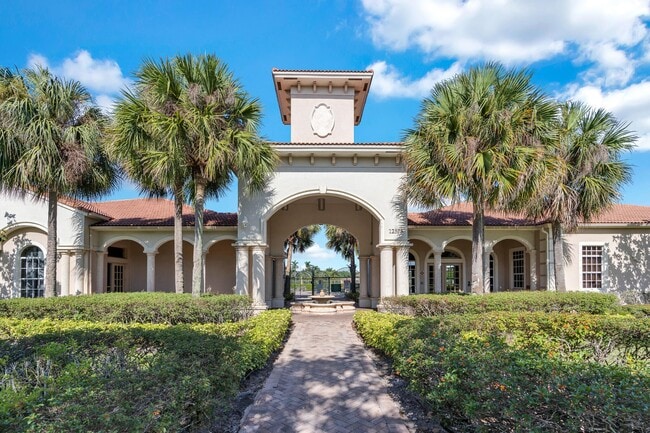 property at 6752 Heritage Grande