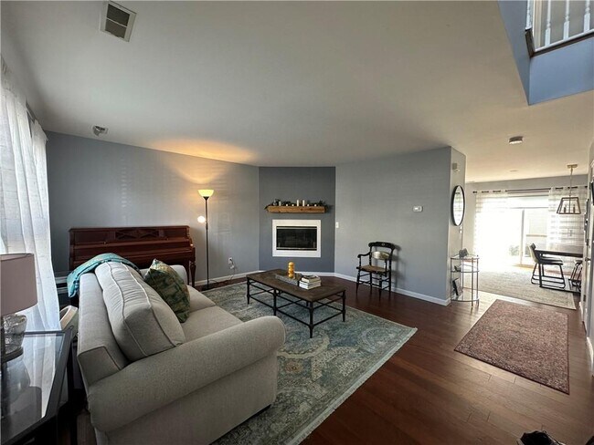 620 Crab Apple Ln in New Windsor, NY - Building Photo - Building Photo